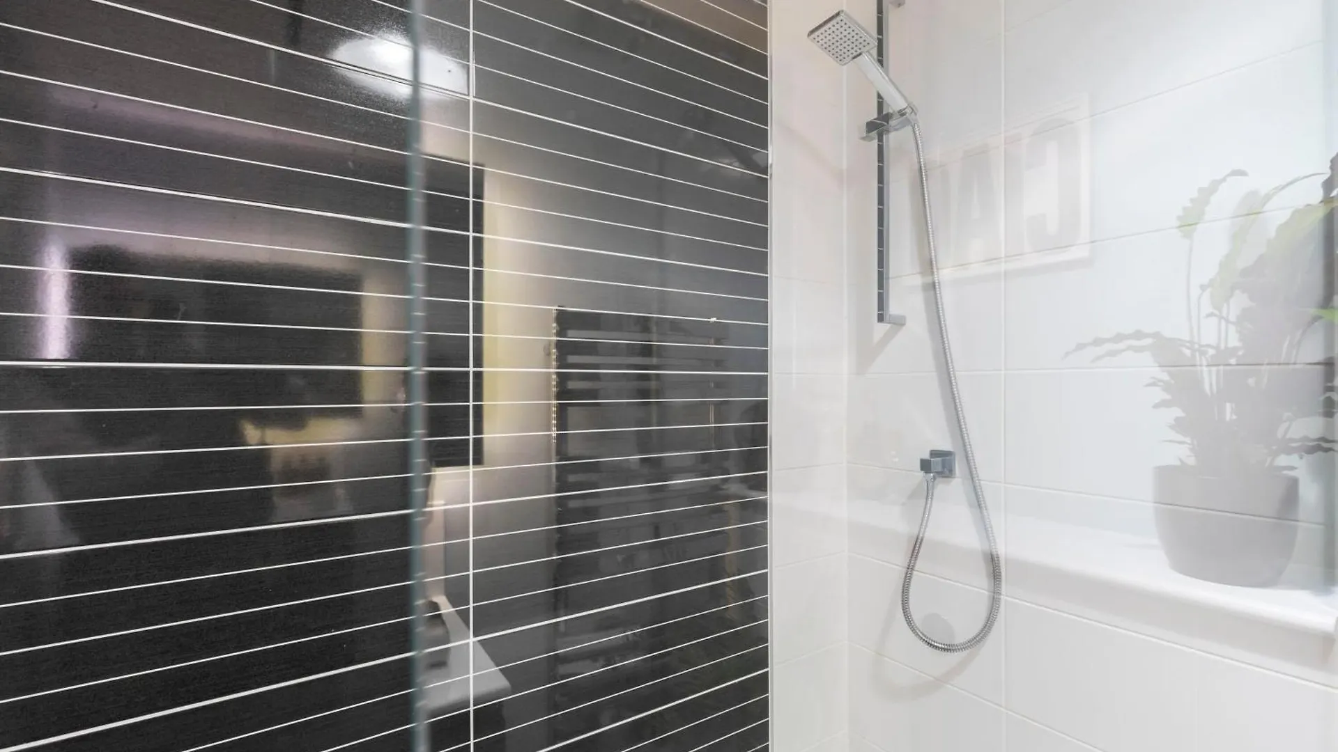 Cosy 2-Bed Apartment In Tivoli Cheltenham 0*,  United Kingdom